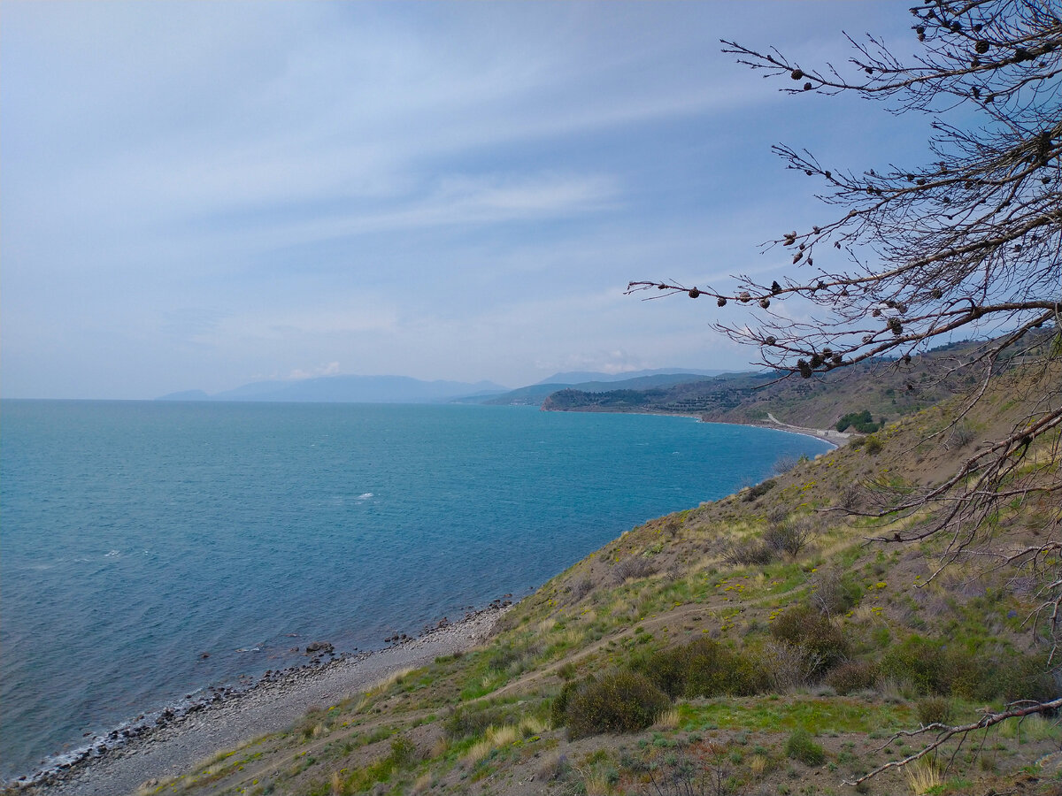 Один из пример видов, открывающихся с дороги.