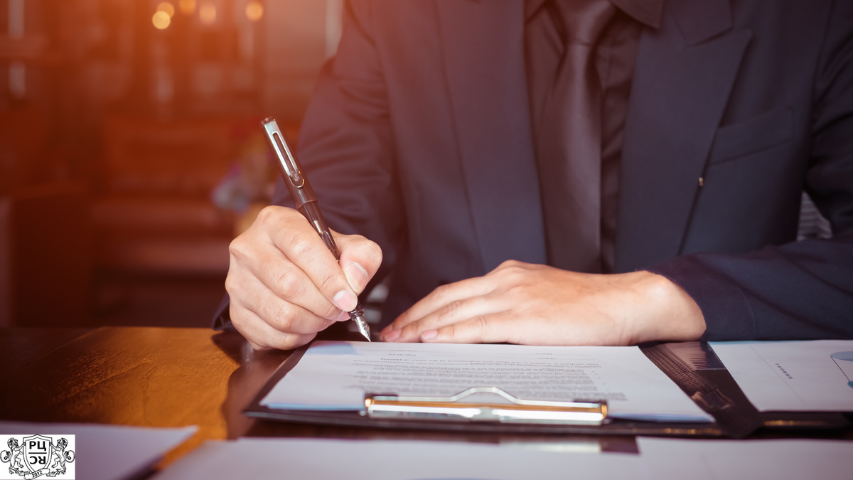 Автор канала создал данный коллаж на Canva.com  