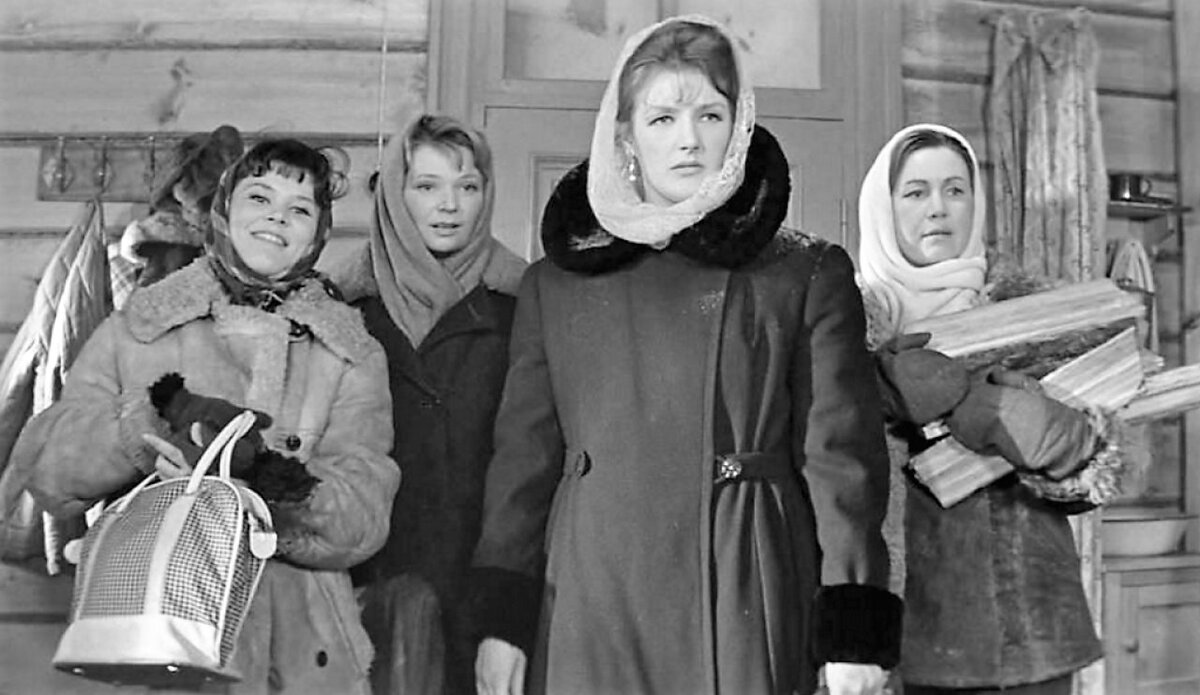 кадр из х/ф "Девчата"