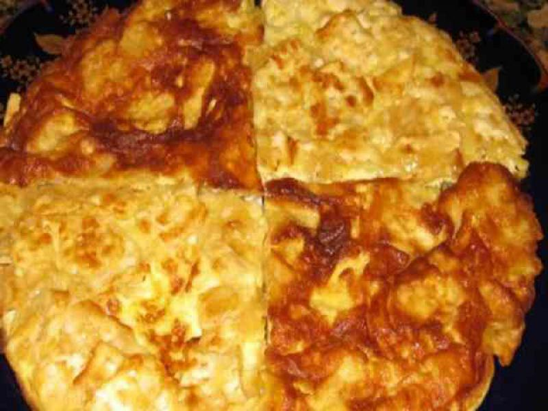 Блюда из мацы. Мацебрай. Пирог из мацы. Израильская кухня пирог с сыром. Маца еврейское блюдо