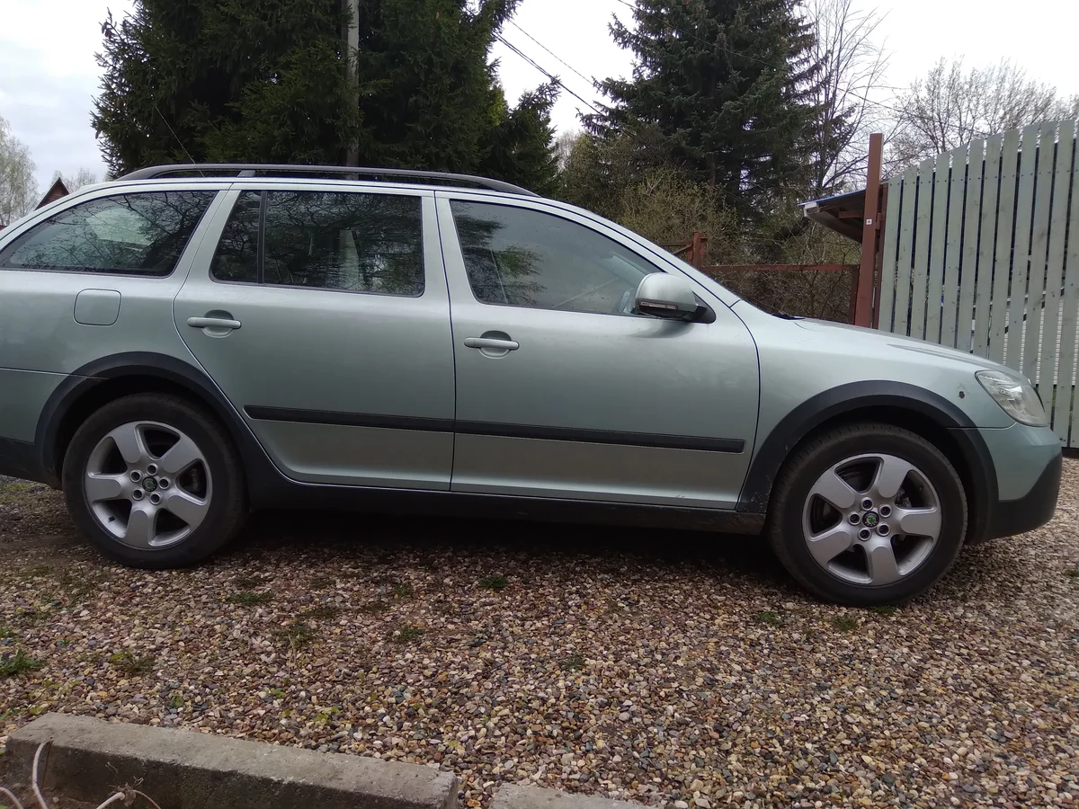 Skoda Octavia a5 Scout (фото с авто.ру)