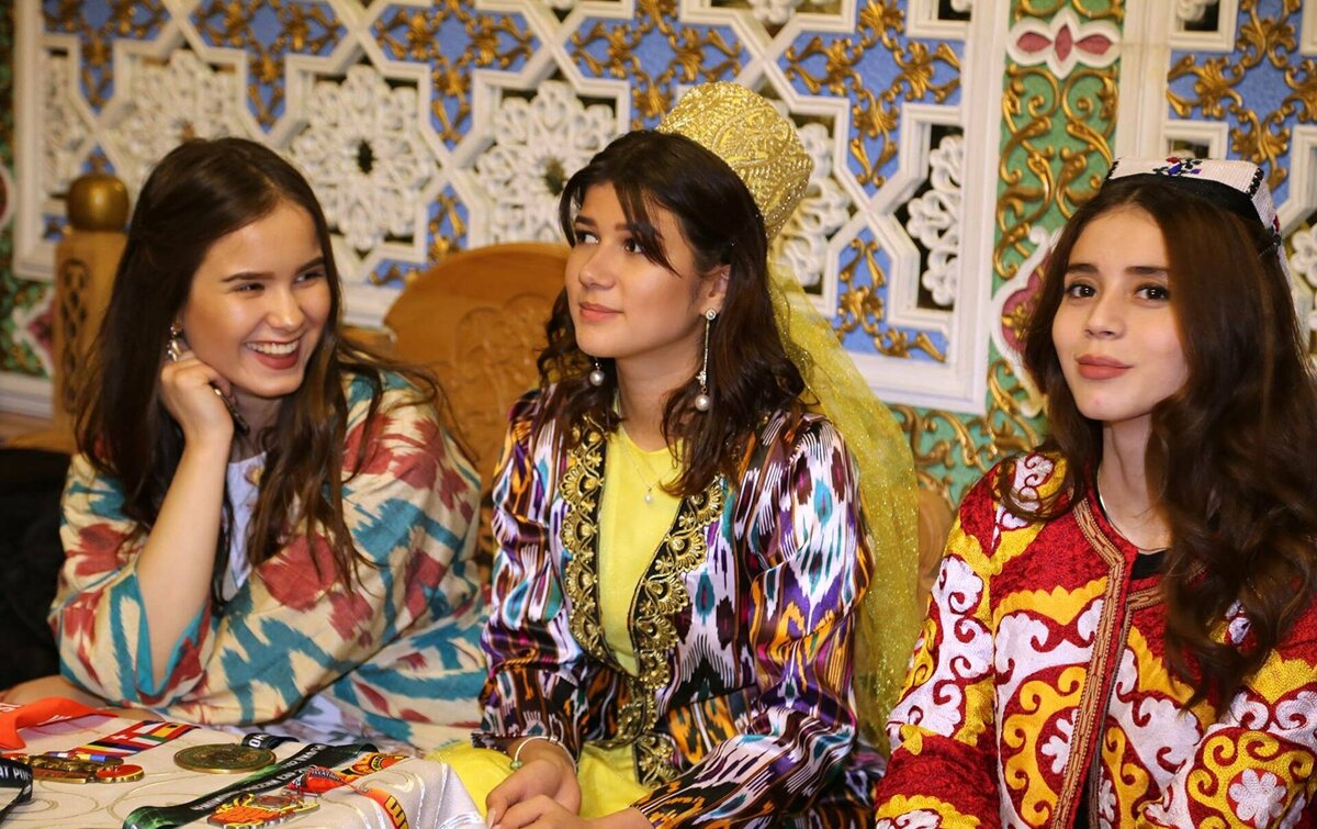 tj.sputniknews.ru Все таджикские девушки очень красивы. 