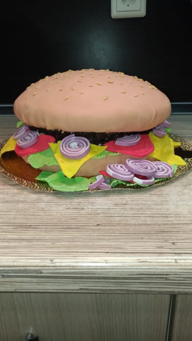 мой второй мастичный торт в жизни, два года тому назад