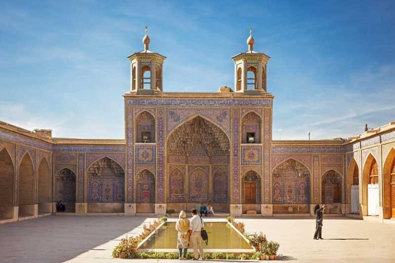 Двор мечети. (Мэтт Биддульф / Wikimedia Commons)