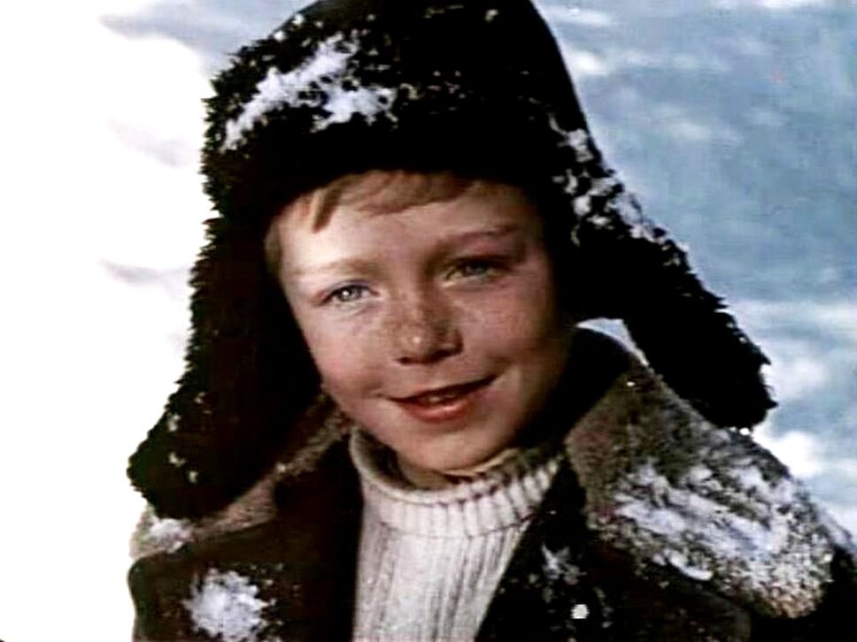 Митя. (Все фотографии используемые  в статье кадры из фильма "Снежная сказка")