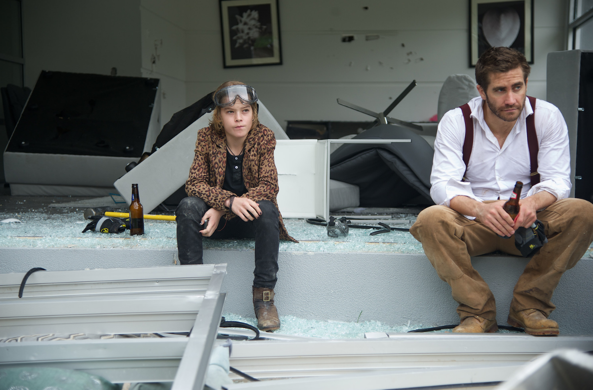 Разрушение. Разрушение. Разрушение кадры из фильма. Джей джилинхон разушение. Разрушение.