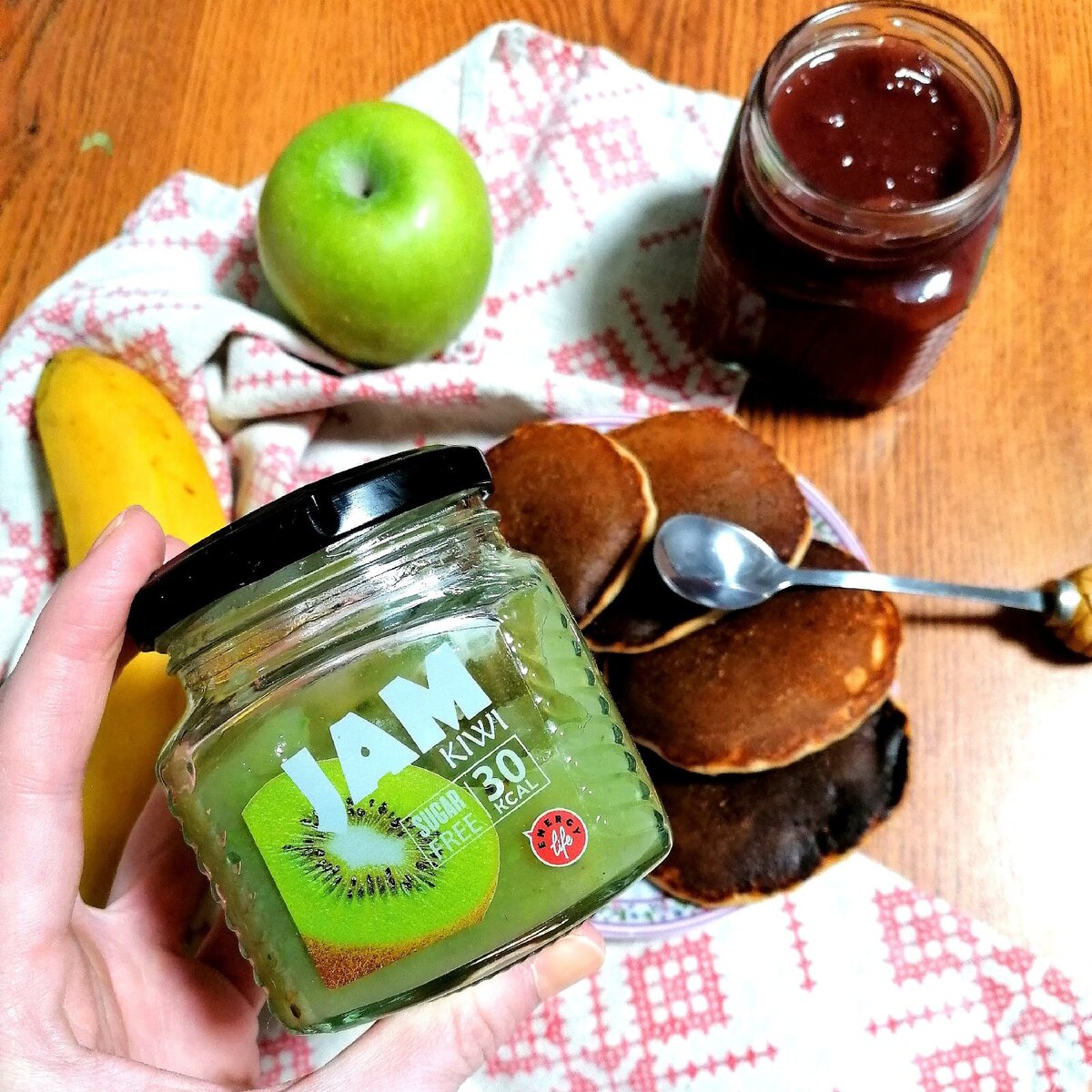 Отличное сочетание: панкейки и джем