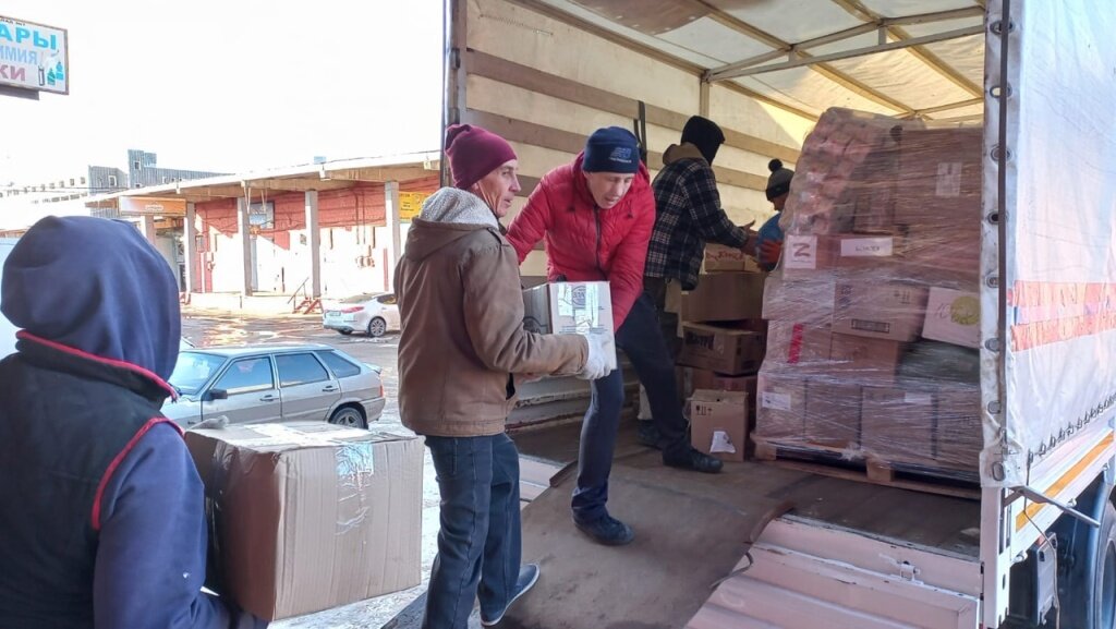 Тверские священники отправили гуманитарный груз на Донбасс