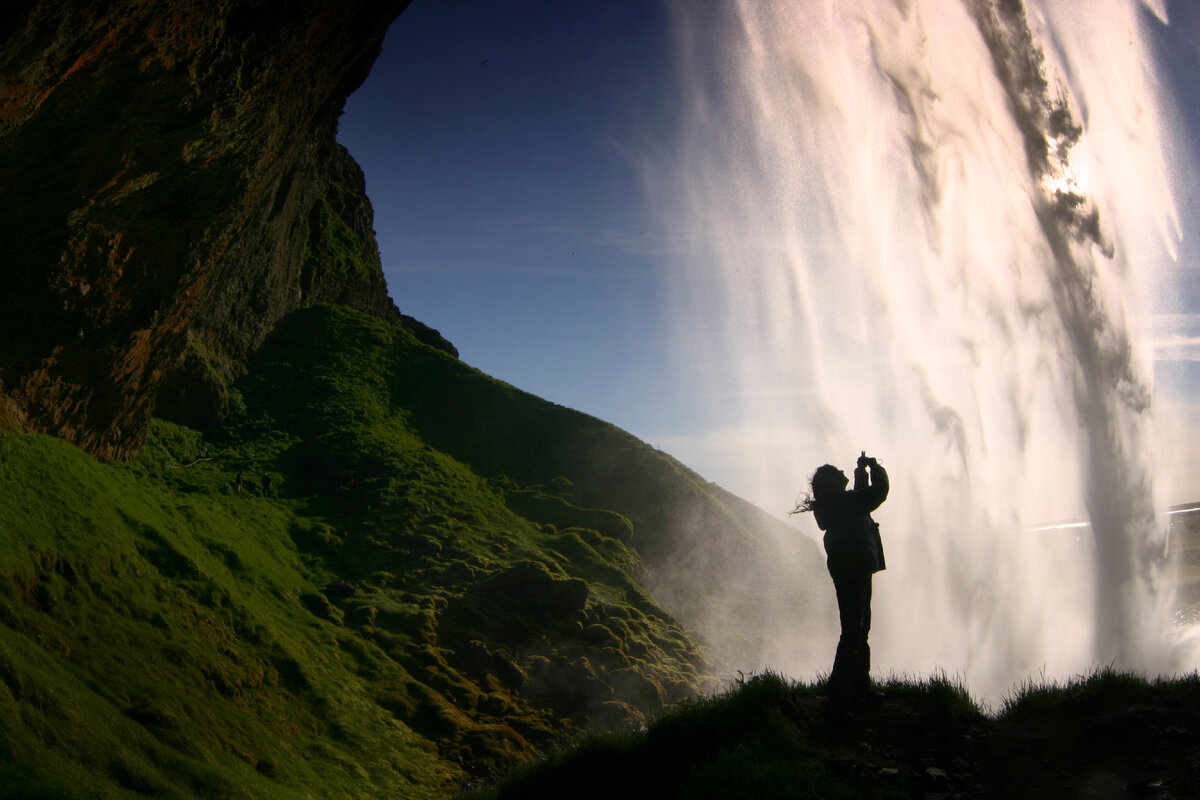 Behind a waterfall. Фотография талантливого фотохудожника Константина Щербака. https://www.flickr.com/photos/29395221@N05/