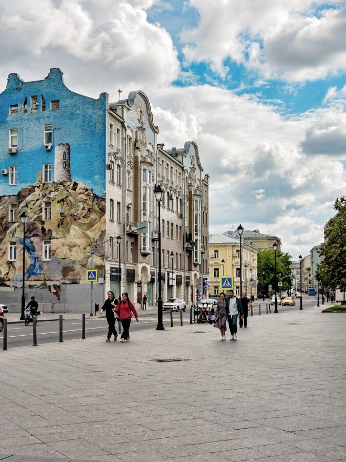 Куда сходить в выходные в москве. Москва. Экспозиции на Кузнецком мосту в Москве. Куда сходить в Москве. Кузнецкий мост через Неглинную.