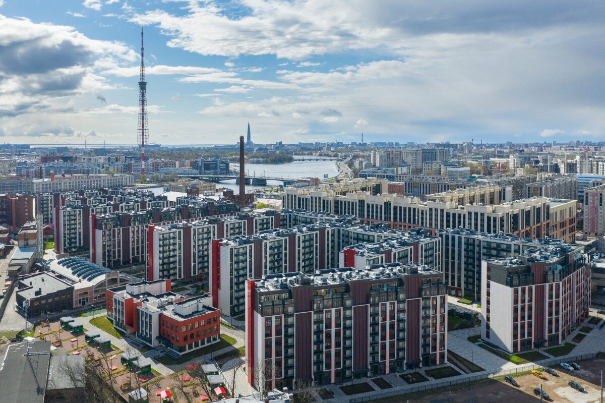 Покупатели премиум-класса предпочитают Петровский остров, Выборгский район прочно занял нишу жилья бизнес-класса. 