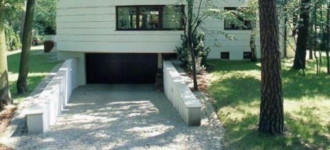  Дом с гаражом в цокольном этаже