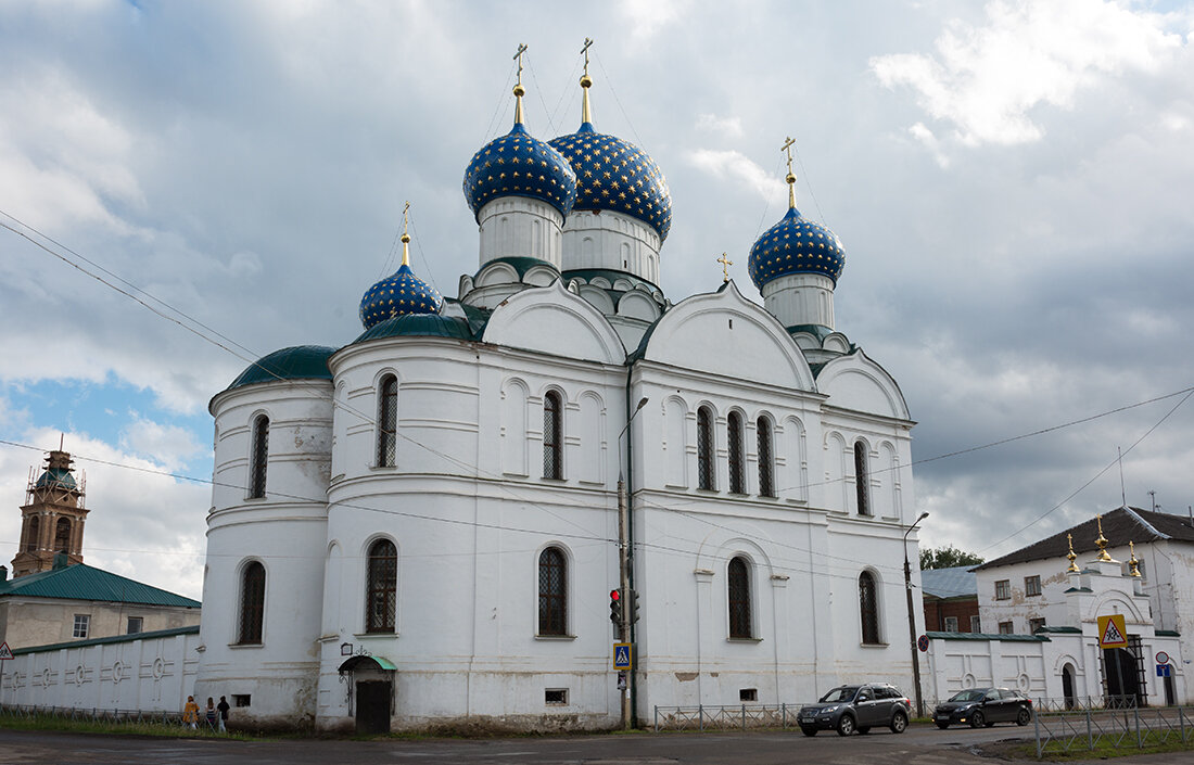 Богоявленский женский монастырь сверху