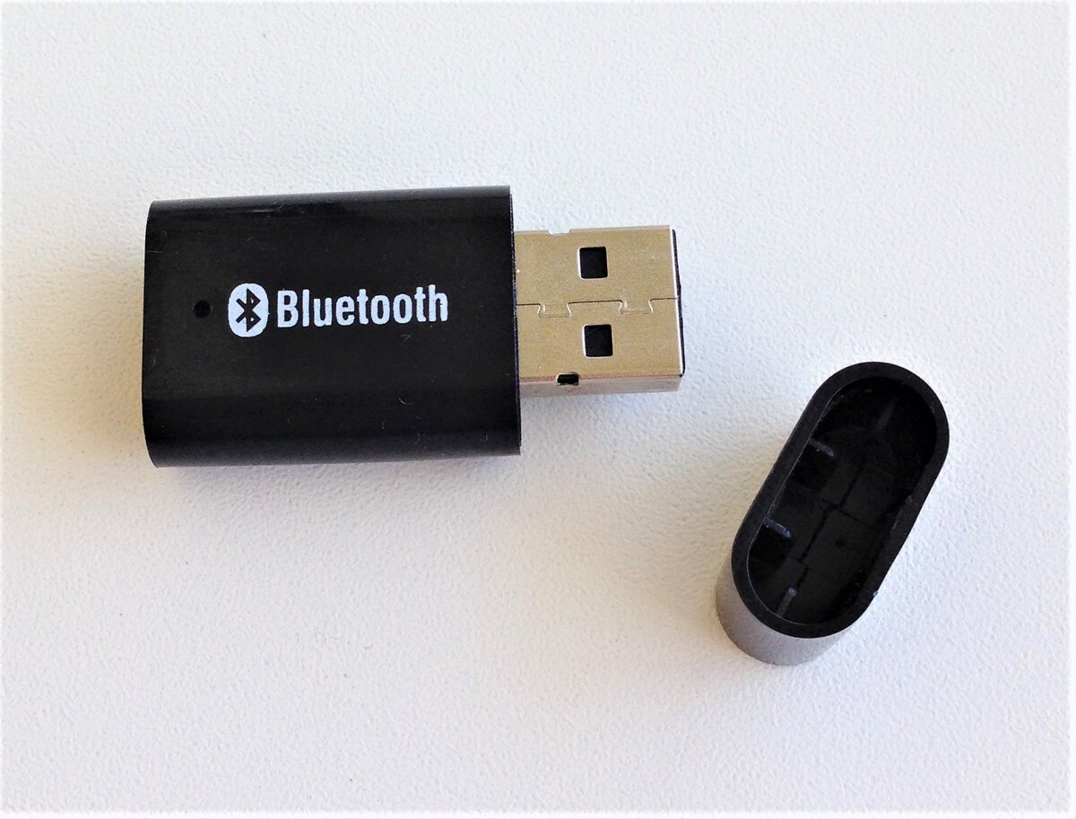 Usb bluetooth aux. Bravus адаптер USB Bluetooth. Блютуз юсб адаптер для магнитолы. DNS блютуз адаптер. Блютуз аукс юсб.