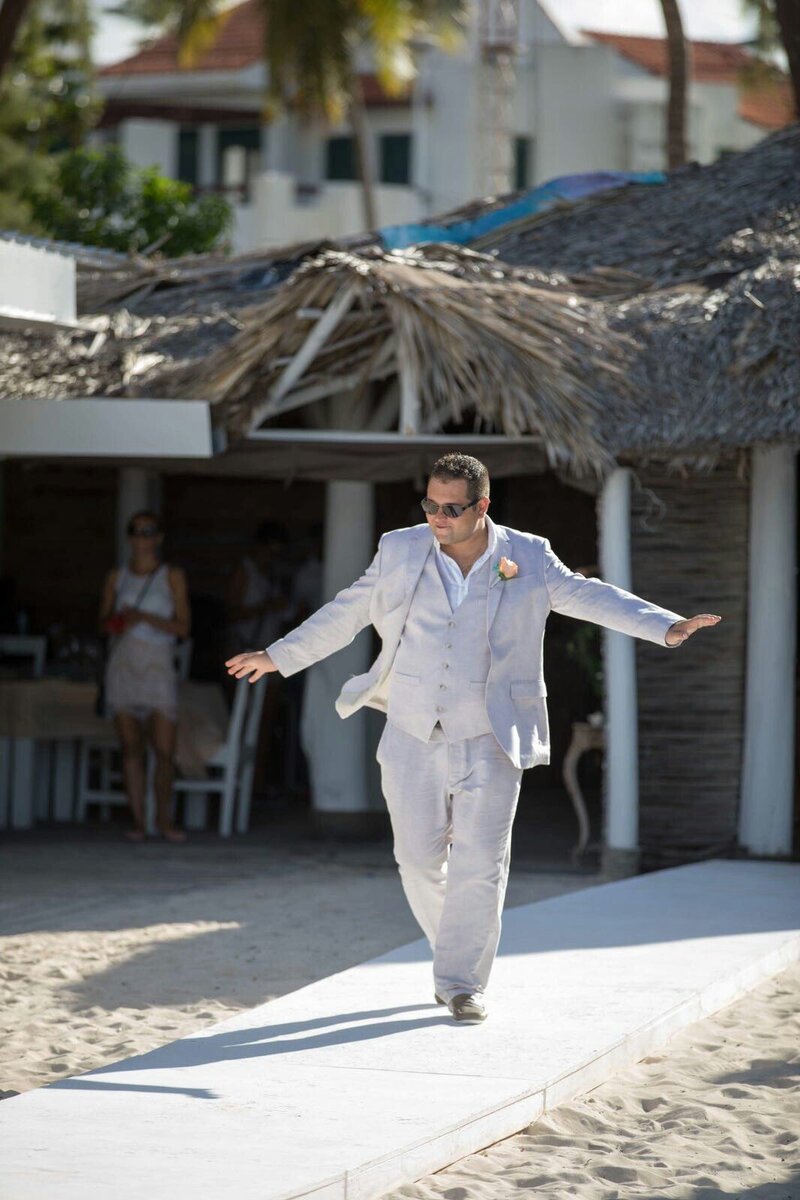 Выход жениха