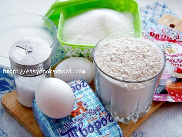 Источник: http://easycookschool.com/2017/04/15/tvorozhnye-bulochki-kak-puh-za-5-minut/ 