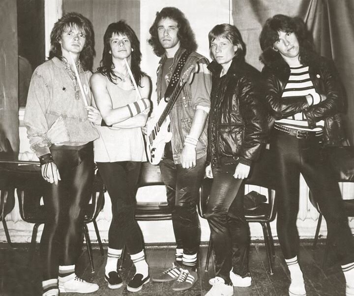 Слева направо: Сергей Маврин (гитара), Максим Удалов (ударные), Владимир Холстинин (гитара), Валерий Кипелов (вокал), Виталий Дубинин (бас)