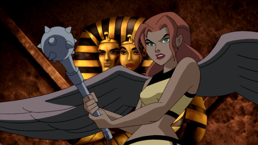  Кендра Сандерс

 

Шайера не хотела оставлять Картера, который остался в живых после событий Нулевого Часа. Душа Шайеры вселилась в тело своей внучки Кендры Сандерс, которая недавно покончила жизнь самоубийством. Однако, у Шайеры не сохранились никаких воспоминаний о её прошлых жизнях с Картером. Надев костюм Орлицы, Кендра отказывались верить в то, что она на самом деле была Шайерой. Она отправилась на миссию, чтобы разыскать перерожденного Гектора Холла, который в это время принимает мантию Доктора Фэйта. За это время она стала участником Общества Справедливости. Там она становится партнером Картера Холла в борьбе с преступностью, но между ними была какая-то неловкость несмотря на их взаимную симпатию друг к другу. Кендра также была расстроена из-за смерти своих родителей.

 

У Кендры была дочь по имени Миа, который не была показана, но упоминается.

 

Кендра была представлена как обеспокоенная молодая девушка, которой не даёт покое убийство её родителей коррумпированным полицейским. Несмотря на симпатию к Человеку-ястребу, она только в последнее время начала признать своё влечение к нему. В конечном счёте ангел по имени Зауриэл раскрывает ей правду о личности Кендры.

 

Она является одним из героев, которые сражались в космосе, во время событий Ранн-Танагарской Войны. После событий Бесконечного Кризиса, из-за произошедшего сбоя Зета-Луч (устройство для телепортации, которое является технологией с планеты Ранн) пострадали многие супергерои, среди которых была и Орлица, на ней сказалось тем, что она стала ростом в шесть метров. Спустя некоторое время, её рост пришёл в норму и она была показана защищающая город Сент-Рош, штат Луизиана, в отсутствие Человека-ястреба. Она несколько раз сражалась против Кхимаэра и в конечном счёте убила её. Позже, она была похищена и отдана под суд за государственную измену своему народу. После того, как она была признана виновной, ей связали руки и заклеили рот, а затем попытались убить её. Кендра обнаружила, что она может летать без крыльев и с помощью этой способности Кендра сбежала, и инсценировала свою смерть.

 

После своего возвращения, она становится участницей новой Лиги Справедливости и некоторое время провела с командой, в то время как оригинальные участники отсутствовали. Позже у Орлицы возникают отношения с Красной Стрелой, но быстро закончились. В настоящее время Орлица на 100% Кендра Сондерс, в то время как душа Шайеры покинуло тело Кендры и отправилось в загробный мир. Шайера надеется на то, что проклятие наложенное Хет-Сетом на вечное перерождение, наконец-то снято.

 

 

Способности

 

Вся суперсила Орлицы исходит от Н-металла (изотоп железа, Fe676), который можно встретить на её родной планете Танагар. Среди необычных свойств Н-металла, это возможность преодолевать гравитацию, тем самым позволяя Орлице летать. Кроме этого, он наделяет Орлицу сверхчеловеческой силой, острым зрением, ускоряет заживление ран, повышает прочность и защищает от воздействия экстремальных температур. Данный металл входит в состав пояса, ботинок и крыльев (с помощью которых, она мысленно контролирует полёт).

 

Кроме того, она обладает отличными боевыми навыками и является хорошим рукопашным бойцом. В качестве оружия, она предпочитает использовать копье или булаву, но также иногда использует мечи, топоры, щиты и другое оружие для ближнего боя. Она обладает навыками стрельбы, которые получила, когда бала перерождена как Синнамон.

 

В СМИ
Мультсериалы

 

 

Орлица появляется в мультсериале "Абсолютно новый час Супердрузей" (персонажа озвучила Шеннон Фэрнон) и "Супер друзья", роль персонажа озвучила Джанет Уолдо. Она появилась в нескольких эпизодах в вместе со своим мужем Человеком-ястребом. Орлицы показанная в мультсериале похожа на версию из Серебряного века. Однако, в своём последнем появление, Орлица получила новый костюм (абсолютно чёрная маска, красный пояс и серые сапоги), а цвет волос были изменены на блондинку.

 

 

Орлица появляется в мультсериале "Лига Справедливости", роль персонажа озвучила Мария Кэнелс-Баррера. В мультфильме её настоящее имя Шайера Холл. Она является одним из первых семи участников Лиги, хотя Человек-ястреб появляется только в третьем сезоне. Вместо этого Орлица является романтическим увлечением Джона Стюарта (Зеленый Фонарь). На их отношения намекают на протяжении первого и второго сезона, а раскрываются во второй части эпизода "Всего лишь сон", где они раскрывают свои чувства друг к другу и целуются. Вскоре выясняется, что Орлица является тайной шпионкой отправленная с Танагара на Землю. Однако, когда она выясняется, что Танагарцы планируют уничтожить Землю, чтобы спасти Танагар, она пытается помочь Лиге. Её помощь, в конечном итоге приводит к победе в Лиге Справедливости над захватчиками.

 

 

Орлица появляется в мультсериале "Юная Лига Справедливости". Её можно увидеть в первом сезоне в эпизоде под названием "Повестка дня", она появляется в начале эпизода вместе с другими героями.


Сериалы

 

 

Орлица появляется в "Тайны Смолвиля", роль персонажа исполнила Сахар Биньяз. Шлем Орлицы появится в эпизоде под названием "Абсолютная Справедливость". Позже, персонаж появляется в видении Картера Холла, где она разговаривает с Лоис Лейн.

 

 

Орлица (Кендра Сандерс) появляется в "Флэш", роль персонажа исполнила Сиара Рене. Она дебютировала в первом сезоне сериала, в эпизоде под названием "Достаточно быстро". Во втором сезоне, она появляется в эпизоде "Легенды сегодняшнего дня", в котором она встречает Человека-ястреба, он рассказывает Кендре кем она на самом деле является. В эпизоде также проявляются её способности, когда она прыгает с крыши. Главным антагонистом серии является Вандал Сэвидж, который хочет её убить.

 

Орлица (Кендра Сандерс) появляется в "Стрела", роль персонажа исполнила Сиара Рене. Она появляется в эпизоде "Легенды вчерашнего дня" (в котором продолжаются события эпизода "Легенды сегодняшнего дня" сериала, Флэш), в котором Кендра и Картер присоединяюся к Флэшу и Оливеру в сражении против Сэвиджа, которого в конечном счёте им удаётся победить.Орлица (Кендра Сандерс) появляется в "Легенды завтрашнего Дня", роль персонажа исполнила Сиара Рене. Кендра является участницей команды Рипа Хантера, которые путешествуют во времени, чтобы остановить Вандала Сэвиджа.
