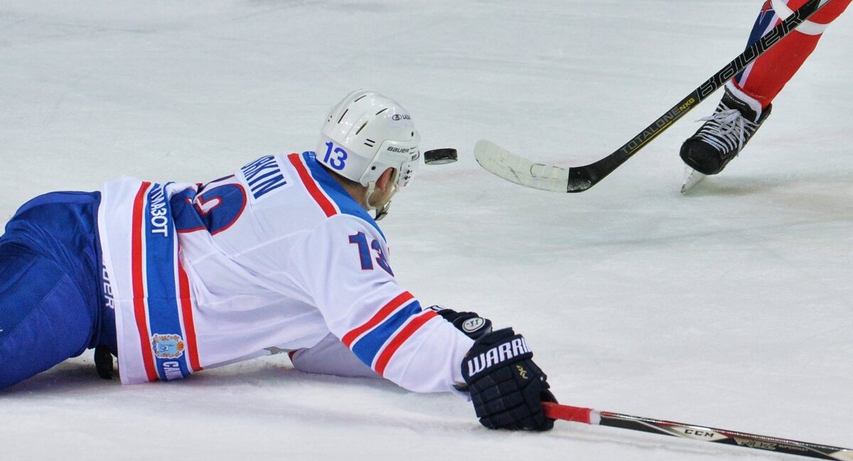 Гуркин, фото: https://rsport.ria.ru/hockey/20171027/1127850743.html