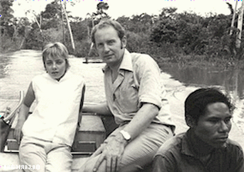 Джулианна с отцом в одном из путешествий в джунгли