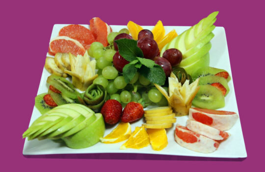 Нарезка овощей и фруктов