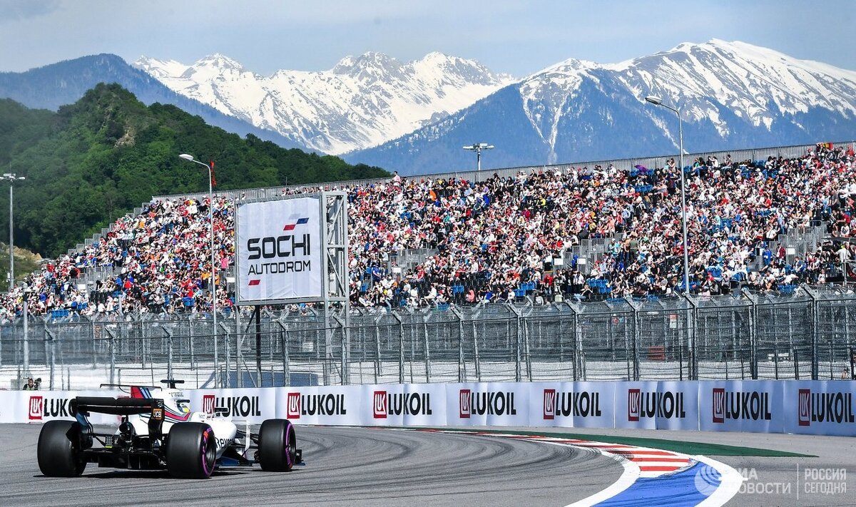 Формула в 2018 году. Ф1 Гран при Сочи. 2018 Сочи Гран при формулы 1. Адлер формула 1. Сочи автодром формула 1 2020.