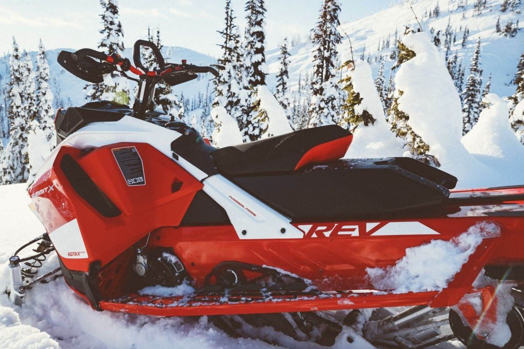 Ski-Doo Summit Expert 2020