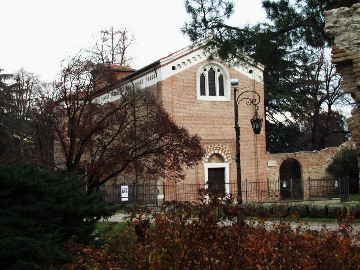 Капелла Скровеньи за стенами древнеримской Арены.