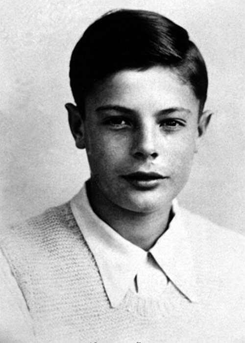13-летний Марчелло Мастроянни.
