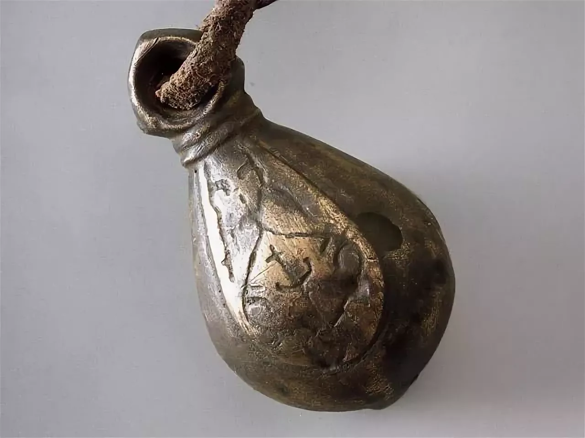 Яйцевидная -  самая древняя форма русского кистеня