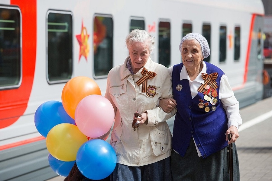 Бесплатный проезд возможен также на скоростных поездах «Ласточка» и «Сапсан» (Источник фото: picdeer.com)