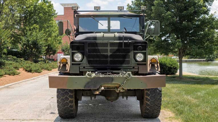 Модифицированный AM General M-925 1984 года 