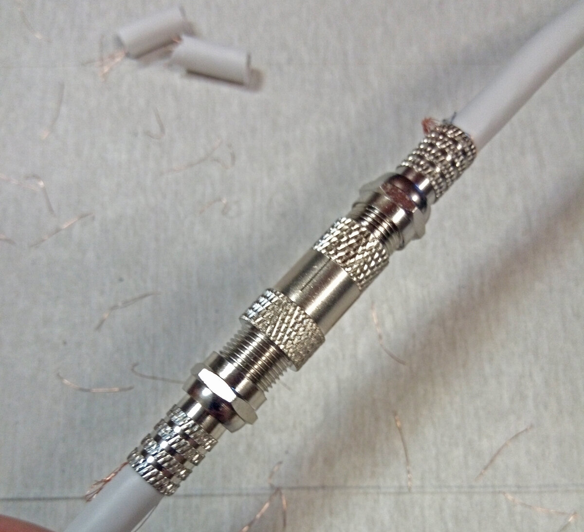 Соединитель для антенны кабеля антенны. Как правильно подключить антенный разветвитель на 2. Можно ли удлинить антенну. Можно ли удлинить антенну. Удлинитель антенны 3м (alca).