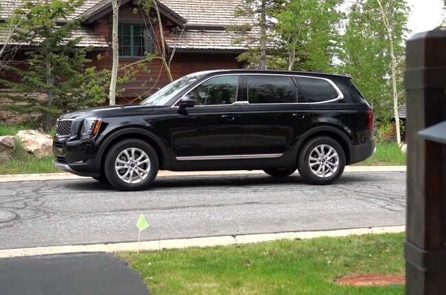 KIA Telluride вид сбоку