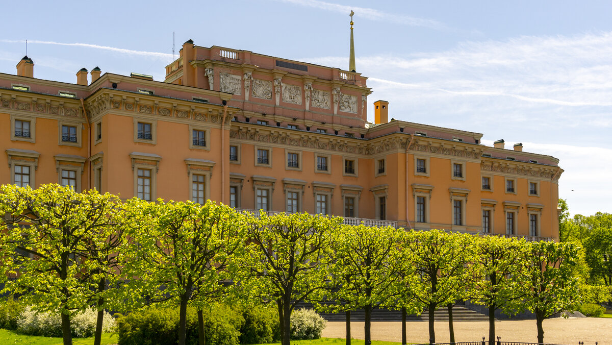 Михайловский замок в санкт петербурге фото снаружи