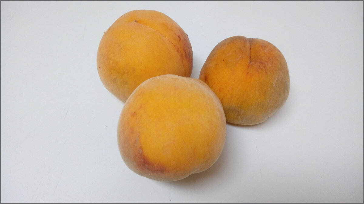 Персики с берегов Тихого океана. Гостинцы от родственников