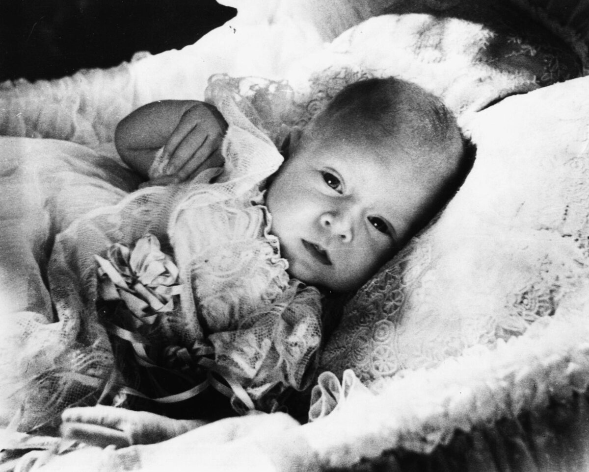 Принц Чарльз в младенчестве
