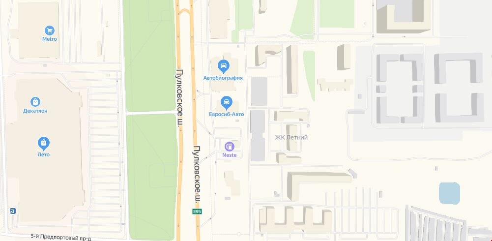 Ашан находится в ТК "Лето". Очень неудобное расположение вход-выход.. Чтобы пройти с ближайшего дома к ТК нужно пройти огромную парковку, сквер , сад, автосалоны .. 