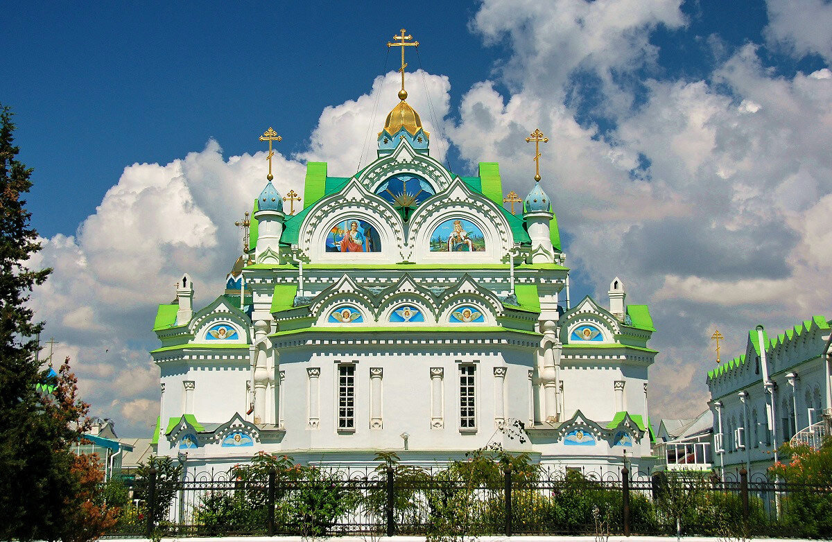 Церковь свята, а человек грешен!  Церковь Св. Екатерины в Крыму