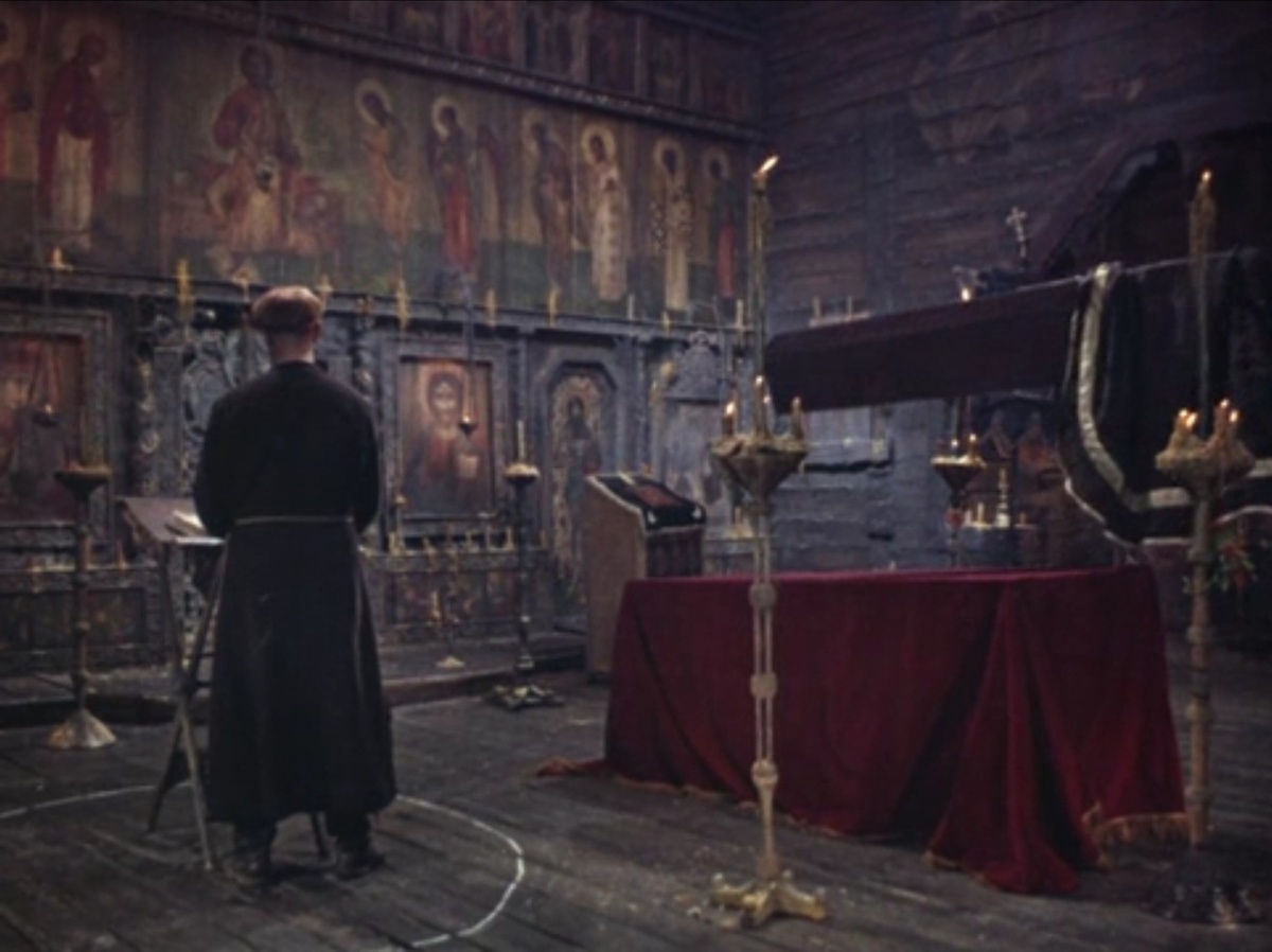 Гроб рядом с Хомой Брутом взлетел