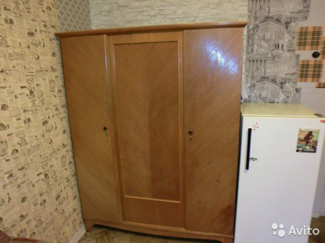 На Авито таких шкафов пруд пруди, но наш был уникальным из-за своего размера