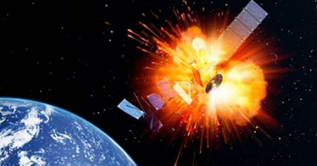 Опасны ли для МКС обломки сбитого Россией спутника? Рассказывает астрофизик.