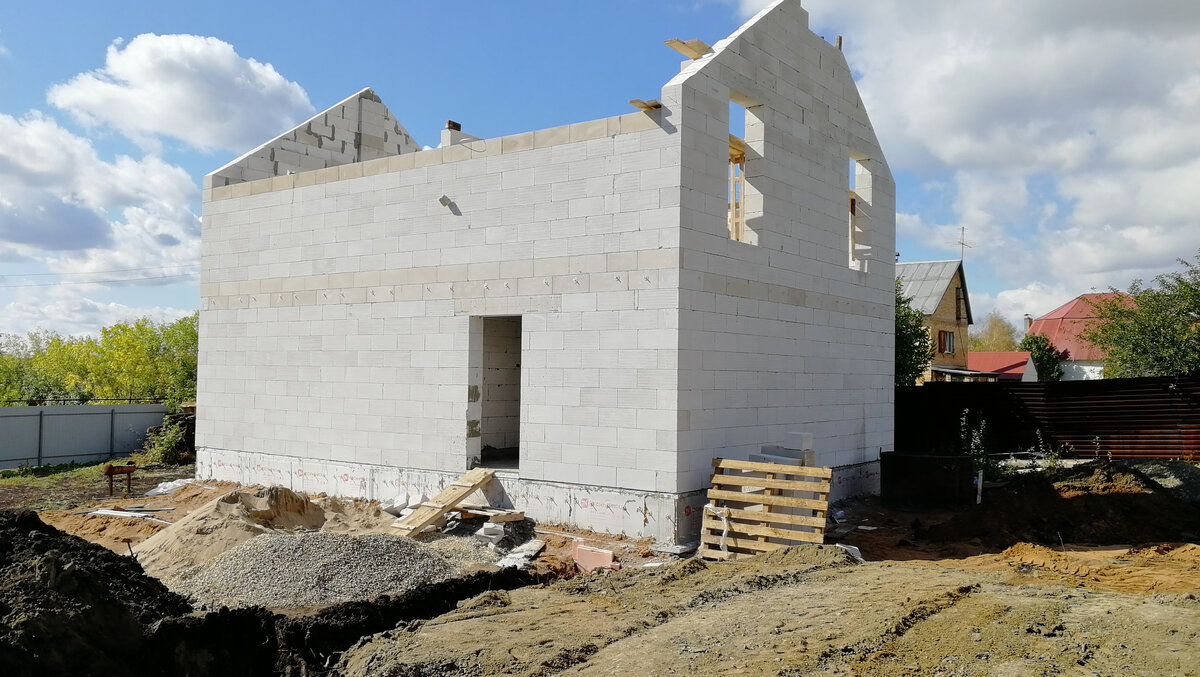 Дом на этапе строительства