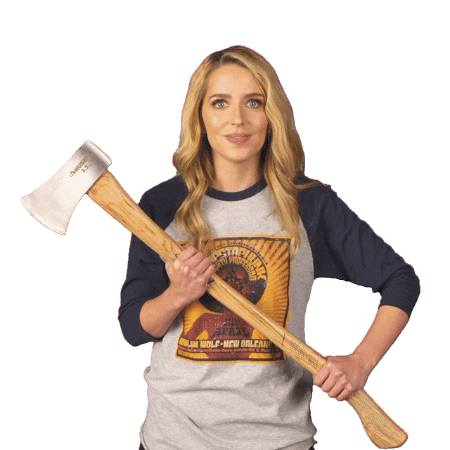 Практически каждая мамочка Питера имеет дома топор) Символично же=))) Источник гиф- яндекс.картинки