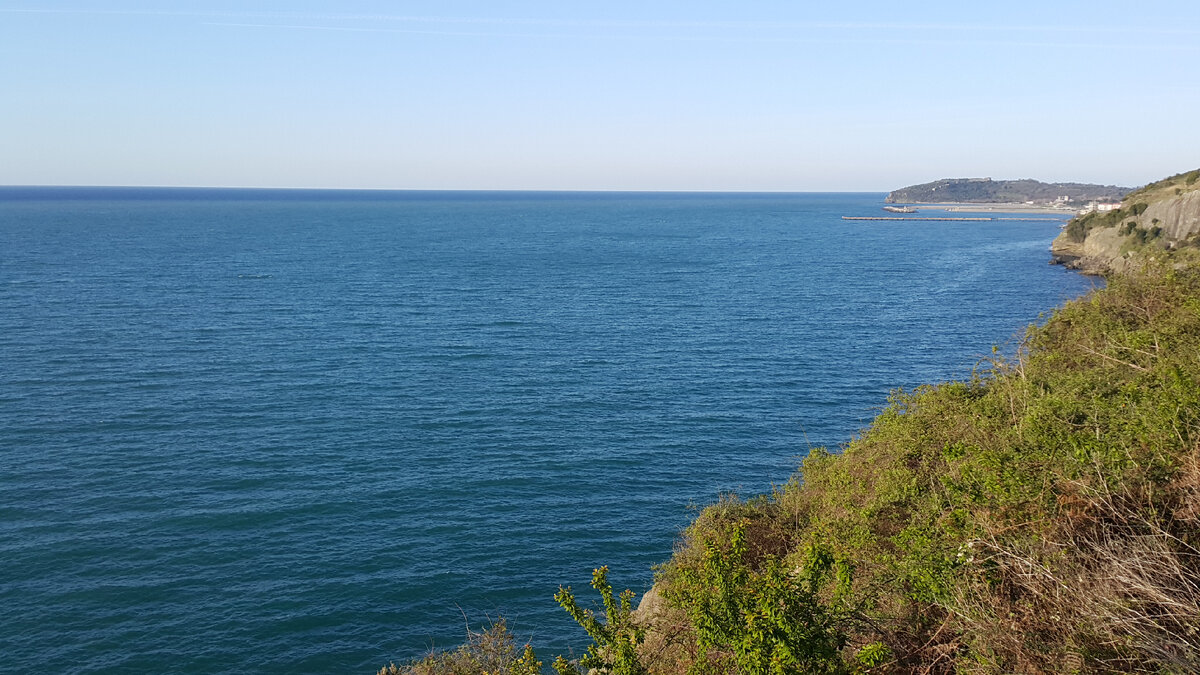 Чёрное море. По дороге в деревню 