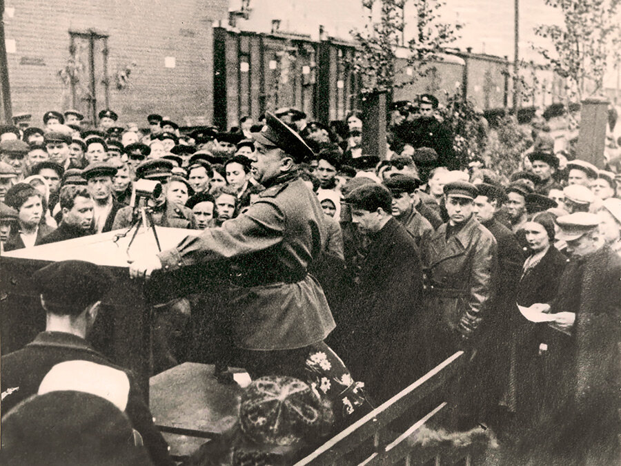М.И. Старостин на митинге перед отправкой рыбы в Ленинград