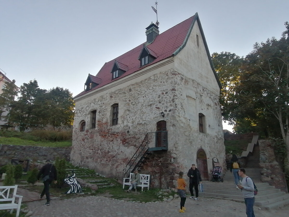 Усадьба бюргера. Одно из сохранившихся жилых зданий средневекового Выборга,. Дата постройки: 16-18 в.