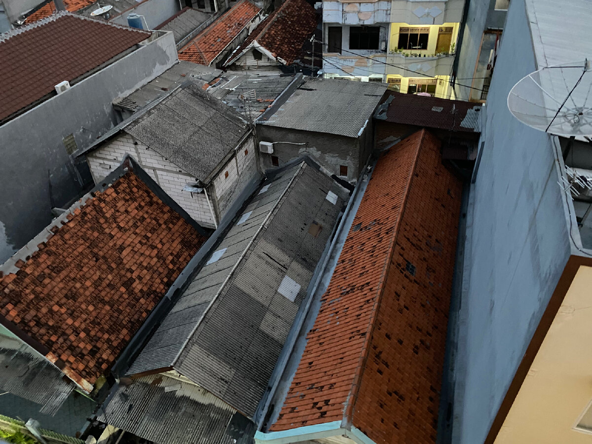 Вид на индонезийские крыши сверху