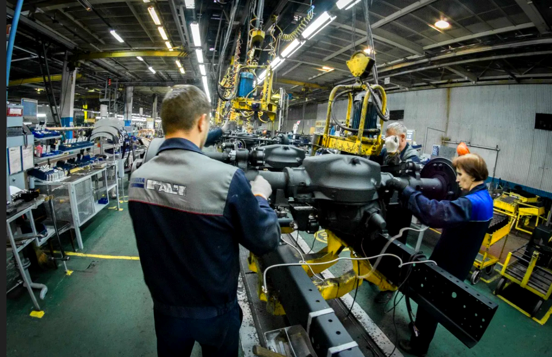 Сайт уралаза уралаз миасс. Уральский автомобильный завод Миасс. Автозавод Урал Миасс. Завод УРАЛАЗ Миасс. УРАЛАЗ Миасс главный конвейер.