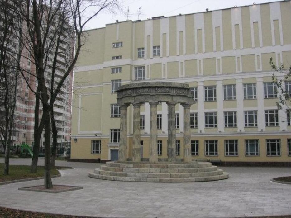 Академический 5 класс. Центр образования 686 класс-центр. Школа 686 Москва. Класс центр школа Казарновского. Школа класс-центр Москва.